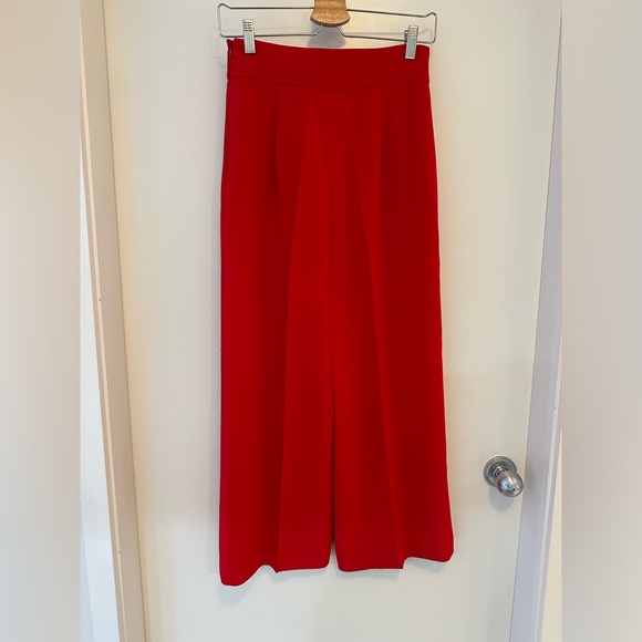 Zara wide leg cropped style pant. Crepe fabric. - Picture 2 of 3